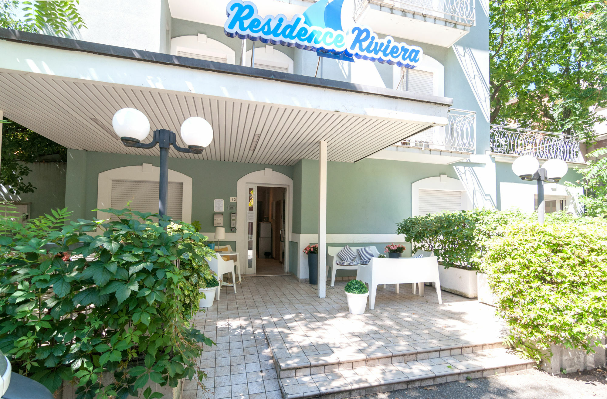 Riviera Apartahotel 2*